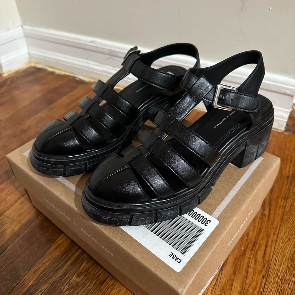 BC Footwear fisherman sandals (size 9)